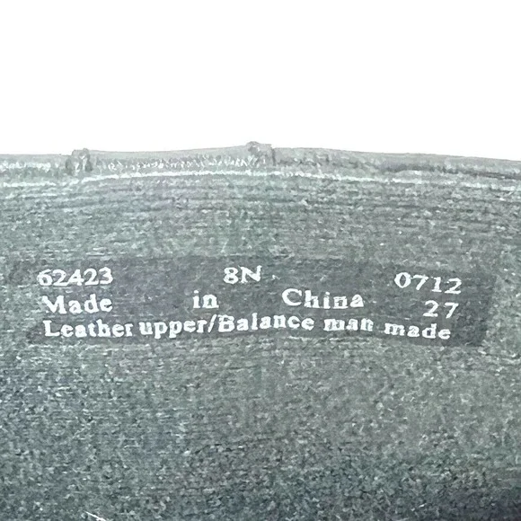 Clarks Black Leather Ankle Bootie Women's Sz 8 N Heeled Comfort Casual Zip Boots - Picture 9 of 10